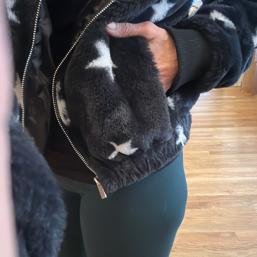 ⭐️Star Faux Fur Hooded Jacket - Picture 4 of 6